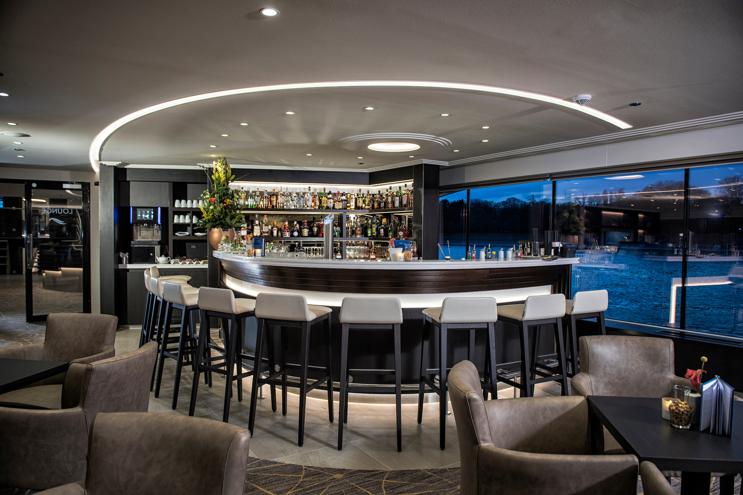 Avalon Waterways Avalon Envision Bar.jpg